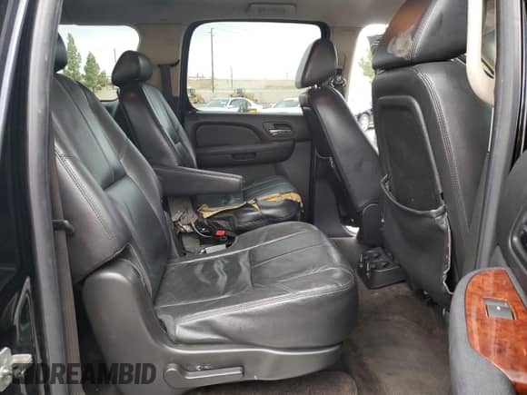 2009 Chevrolet Suburban 2LT с VIN 1GNFC26089R196628, выставлен на аукционе Copart как лот 80308515 с пробегом 279 976 миль миль и Списание • Salvage title. История ставок и продаж доступна на DreamBid. Изображение 11.