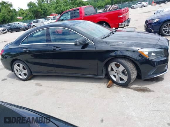 2018 Mercedes-Benz CLA 250 с VIN WDDSJ4GB1JN658280, выставлен на аукционе IAAI как лот 42330415 с пробегом 108 098 миль миль и . История ставок и продаж доступна на DreamBid. Изображение 13.