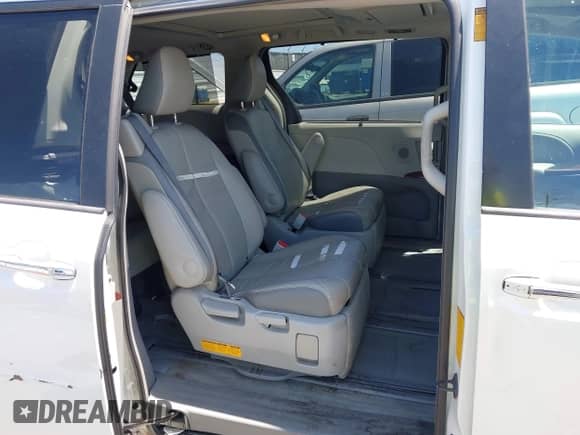 2013 Toyota Sienna XLE AAS with VIN 5TDYK3DC9DS375018, listed as a IAAI auction lot 42544538 with 220,959 mi miles and . Bid and sale history available at DreamBid. Image 8.