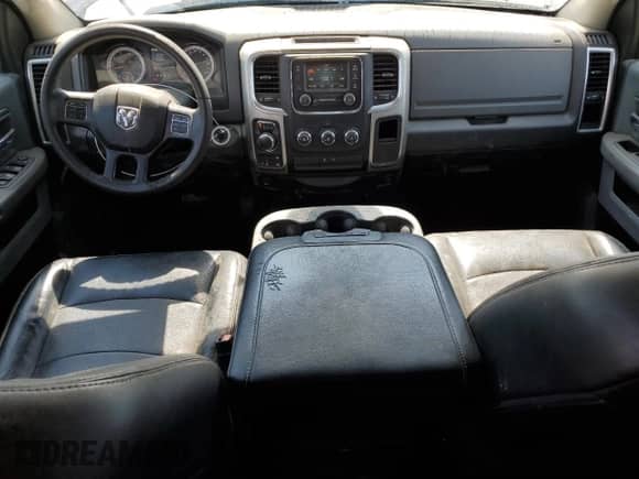 2020 Ram 1500 SLT z VIN 1C6RR7TT3LS100704, wystawiony jako Copart lot #70961705 z przebiegiem 143 491 mil mil oraz Czysty tytuł • Clean title. Historia ofert i sprzedaży dostępna na DreamBid. Obrazek 8.