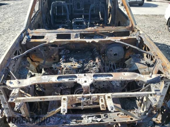 2015 Chevrolet Silverado 1500 LT z VIN 3GCPCREC3FG171164, wystawiony jako Copart lot #71464315 z przebiegiem Nie podano mil oraz Nie do naprawy • Non repairable. Historia ofert i sprzedaży dostępna na DreamBid. Obrazek 11.