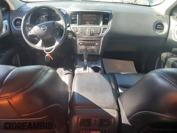 2019 Nissan Pathfinder SL with VIN 5N1DR2MM7KC610233, listed as a Copart auction lot 71830765 with 185,711 mi miles and Clean title. Bid and sale history available at DreamBid. Image 8.