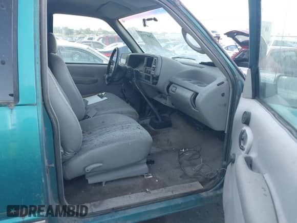 1995 Chevrolet Silverado 1500 with VIN 2GCEK19Z3S1169329, listed as a IAAI auction lot 42687311 with 170,818 mi miles and . Bid and sale history available at DreamBid. Image 5.