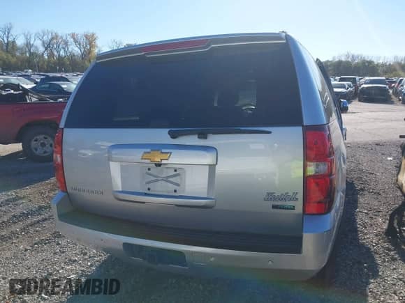 2012 Chevrolet Suburban LT z VIN 1GNSKJE73CR188230, wystawiony jako IAAI lot #40776530 z przebiegiem 218 116 mil mil oraz . Historia ofert i sprzedaży dostępna na DreamBid. Obrazek 15.