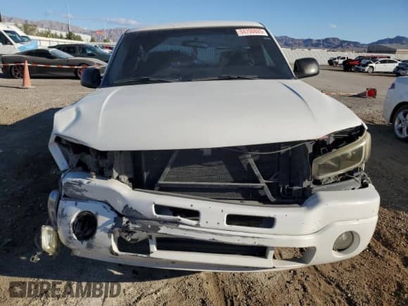 2001 GMC Sierra 1500 SL with VIN 1GTEC14W81Z208450, listed as a Copart auction lot 84700885 with Not provided miles and Salvage title. Bid and sale history available at DreamBid. Image 5.