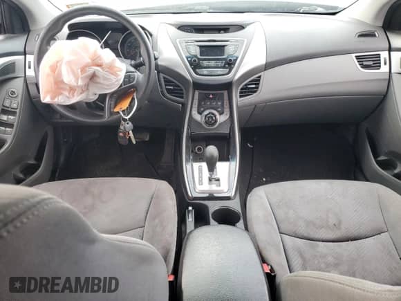 2013 Hyundai Elantra GLS z VIN KMHDH4AE7DU755152, wystawiony jako Copart lot #87282285 z przebiegiem Nie podano mil oraz Szkoda całkowita • Salvage title. Historia ofert i sprzedaży dostępna na DreamBid. Obrazek 8.