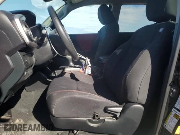 2022 Toyota Tacoma SR with VIN 3TYAX5GN2NT054908, listed as a Copart auction lot 80919855 with 68,293 mi miles and Salvage title. Bid and sale history available at DreamBid. Image 7.