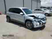 2010 Volkswagen Tiguan S с VIN WVGCV7AX3AW535174, выставлен на аукционе Copart как лот 58187025 с пробегом 177 967 миль миль и Списание • Salvage title. История ставок и продаж доступна на DreamBid. Изображение 4.