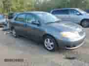 2005 Toyota Corolla CE z VIN 2T1BR32E05C883796, wystawiony jako Copart lot #84380855 z przebiegiem 126 672 mil mil oraz Czysty tytuł • Clean title. Historia ofert i sprzedaży dostępna na DreamBid. Obrazek 4.