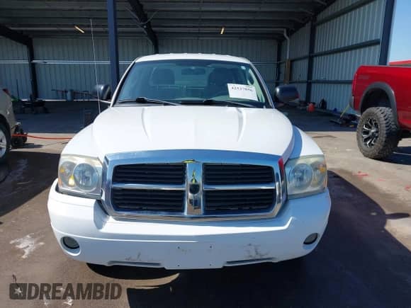 2005 Dodge Dakota SLT with VIN 1D7HW48N75S263077, listed as a IAAI auction lot 42537856 with 182,479 mi miles and . Bid and sale history available at DreamBid. Image 13.