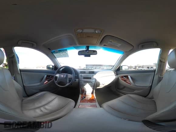 2010 Toyota Camry z VIN 4T1BB3EK0AU113631, wystawiony jako IAAI lot #43470993 z przebiegiem 264 042 mil mil oraz . Historia ofert i sprzedaży dostępna na DreamBid. Obrazek 18.