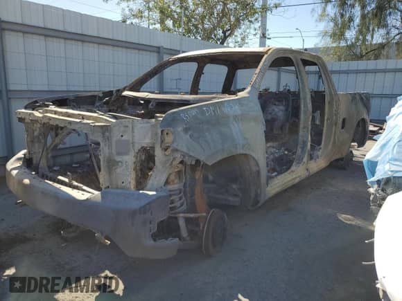 2021 Chevrolet Silverado 1500 RST с VIN 1GCRYEEK2MZ416835, выставлен на аукционе Copart как лот 62431315 с пробегом Не указан миль и На запчасти • Non repairable. История ставок и продаж доступна на DreamBid. Изображение 1.