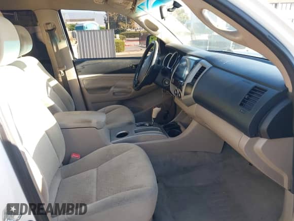 2006 Toyota Tacoma PreRunner with VIN 5TEKU72NX6Z268724, listed as a IAAI auction lot 43306206 with 169,828 mi miles and . Bid and sale history available at DreamBid. Image 5.