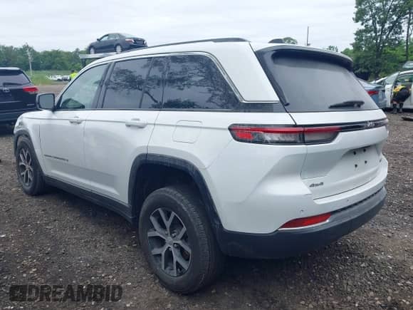 2023 Jeep Grand Cherokee Limited с VIN 1C4RJHBGXPC565670, выставлен на аукционе IAAI как лот 42512712 с пробегом 34 477 миль миль и . История ставок и продаж доступна на DreamBid. Изображение 3.