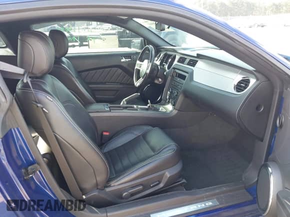 2014 Ford Mustang GT with VIN 1ZVBP8CF5E5318562, listed as a IAAI auction lot 43458560 with 96,858 mi miles and . Bid and sale history available at DreamBid. Image 5.