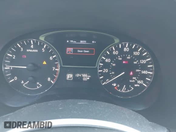 2014 Nissan Pathfinder S z VIN 5N1AR2MM6EC679373, wystawiony jako IAAI lot #43072130 z przebiegiem 134 786 mil mil oraz . Historia ofert i sprzedaży dostępna na DreamBid. Obrazek 7.