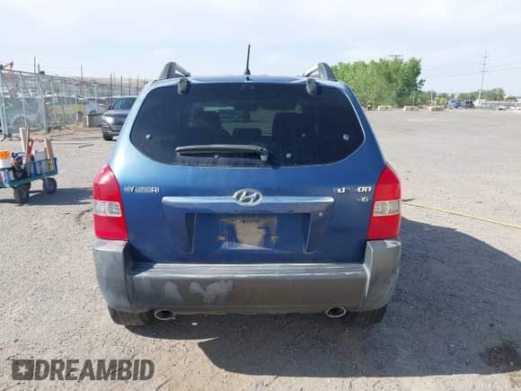 2007 Hyundai Tucson SE z VIN KM8JN12D97U567267, wystawiony jako IAAI lot #42374897 z przebiegiem 230 447 mil mil oraz . Historia ofert i sprzedaży dostępna na DreamBid. Obrazek 16.