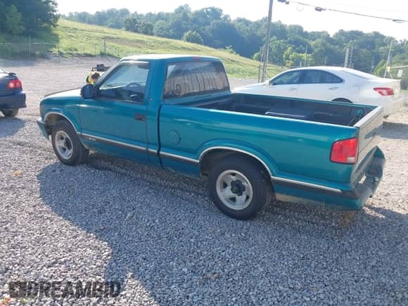 1994 Chevrolet S-10 с VIN 1GCCS1448RK145623, выставлен на аукционе IAAI как лот 42856235 с пробегом 82 236 миль миль и . История ставок и продаж доступна на DreamBid. Изображение 3.