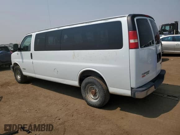 2004 Chevrolet Express Passenger z VIN 1GAHG39U541221463, wystawiony jako Copart lot #64142414 z przebiegiem 140 703 mil mil oraz Czysty tytuł • Clean title. Historia ofert i sprzedaży dostępna na DreamBid. Obrazek 2.