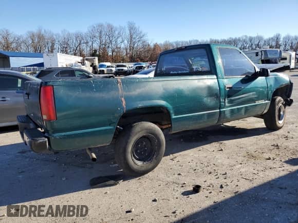 1998 GMC Sierra 1500 z VIN 1GTEC14W2WZ523039, wystawiony jako Copart lot #79906003 z przebiegiem 427 209 mil mil oraz Szkoda całkowita • Salvage title. Historia ofert i sprzedaży dostępna na DreamBid. Obrazek 3.