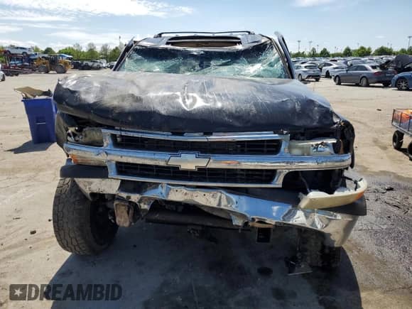 2002 Chevrolet Suburban LT z VIN 3GNGC26U42G214796, wystawiony jako Copart lot #57708045 z przebiegiem Nie podano mil oraz Szkoda całkowita • Salvage title. Historia ofert i sprzedaży dostępna na DreamBid. Obrazek 5.