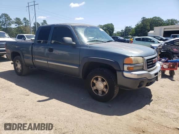 2006 GMC Sierra 1500 SLE1 with VIN 2GTEK19B261278552, listed as a Copart auction lot 56952085 with 314,082 mi miles and Clean title. Bid and sale history available at DreamBid. Image 4.