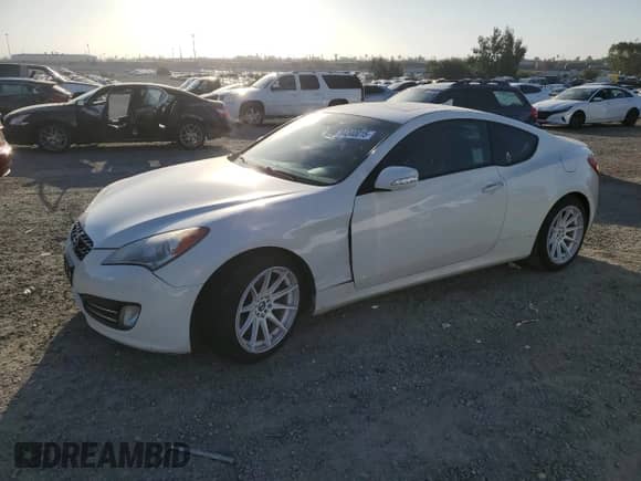 2010 Hyundai Genesis Coupe Grand Touring z VIN KMHHU6KH0AU042137, wystawiony jako Copart lot #84340015 z przebiegiem 58 816 mil mil oraz Szkoda całkowita • Salvage title. Historia ofert i sprzedaży dostępna na DreamBid. Obrazek 1.
