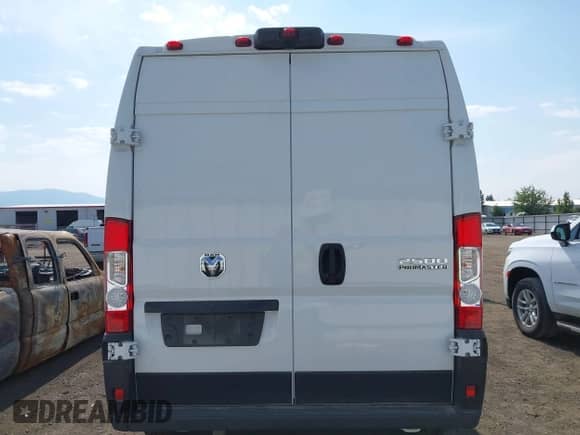 2025 Ram ProMaster Cargo Tradesman с VIN 3C6LRVDGXSE519338, выставлен на аукционе IAAI как лот 43160471 с пробегом 13 477 миль миль и . История ставок и продаж доступна на DreamBid. Изображение 16.