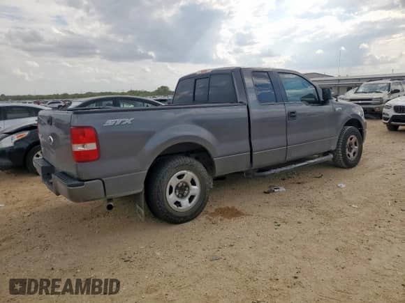 2006 Ford F-150 STX z VIN 1FTRX14W36FA45429, wystawiony jako Copart lot #70595175 z przebiegiem 106 870 mil mil oraz Szkoda całkowita • Salvage title. Historia ofert i sprzedaży dostępna na DreamBid. Obrazek 3.