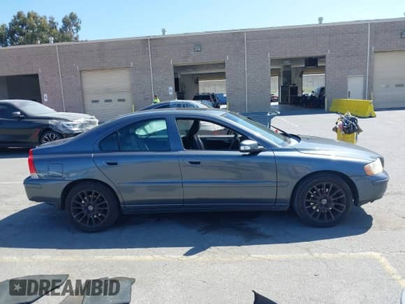 2009 Volvo S60 2.5T with VIN YV1RS592792725321, listed as a IAAI auction lot 42598987 with 127,678 mi miles and . Bid and sale history available at DreamBid. Image 13.
