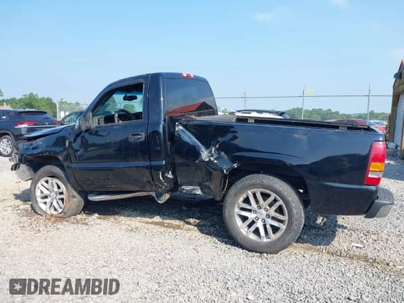 2002 GMC Sierra 1500 SLE z VIN 1GTEK14T52Z274044, wystawiony jako IAAI lot #42652944 z przebiegiem 154 078 mil mil oraz . Historia ofert i sprzedaży dostępna na DreamBid. Obrazek 15.