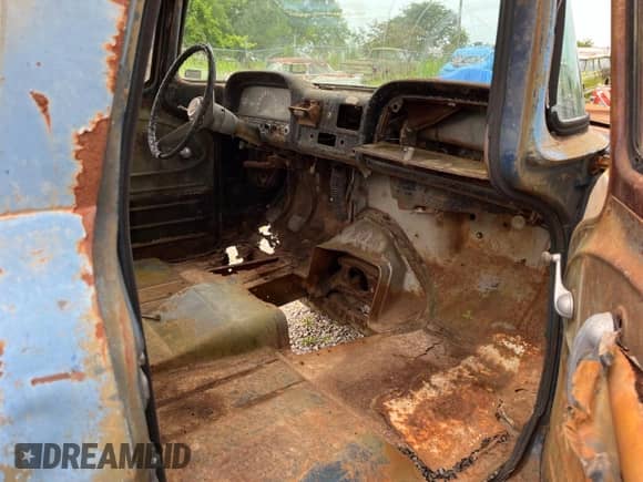 1960 Chevrolet Silverado 1500 z VIN 0K144K107521, wystawiony jako Copart lot #65851655 z przebiegiem 51 230 mil mil oraz Czysty tytuł • Clean title. Historia ofert i sprzedaży dostępna na DreamBid. Obrazek 5.