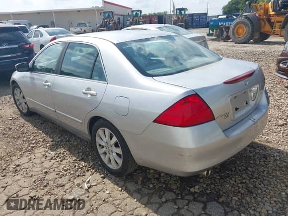 2006 Honda Accord LX with VIN 1HGCM66366A039749, listed as a IAAI auction lot 42441238 with 306,786 mi miles and . Bid and sale history available at DreamBid. Image 3.