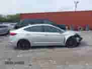 2017 Hyundai Elantra SE z VIN 5NPD74LF0HH150838, wystawiony jako IAAI lot #43274870 z przebiegiem 135 673 mil mil oraz . Historia ofert i sprzedaży dostępna na DreamBid. Obrazek 14.