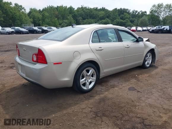 2012 Chevrolet Malibu 1LS z VIN 1G1ZB5E04CF206553, wystawiony jako IAAI lot #42997099 z przebiegiem 66 712 mil mil oraz . Historia ofert i sprzedaży dostępna na DreamBid. Obrazek 4.