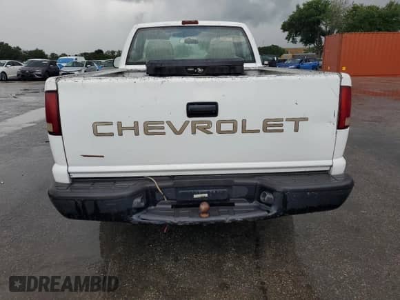 2000 Chevrolet S-10 with VIN 1GCCS1443YK181718, listed as a Copart auction lot 59185655 with 178,249 mi miles and Clean title. Bid and sale history available at DreamBid. Image 6.