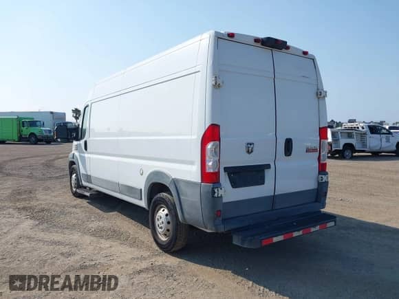 2016 Ram ProMaster Cargo z VIN 3C6TRVDG7GE128770, wystawiony jako IAAI lot #42604865 z przebiegiem 131 183 mil mil oraz . Historia ofert i sprzedaży dostępna na DreamBid. Obrazek 3.