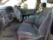 2017 Chevrolet Silverado 3500HD Work Truck z VIN 1GB4KYCY9HF198070, wystawiony jako Copart lot #77012994 z przebiegiem 110 332 mil mil oraz Szkoda całkowita • Salvage title. Historia ofert i sprzedaży dostępna na DreamBid. Obrazek 7.