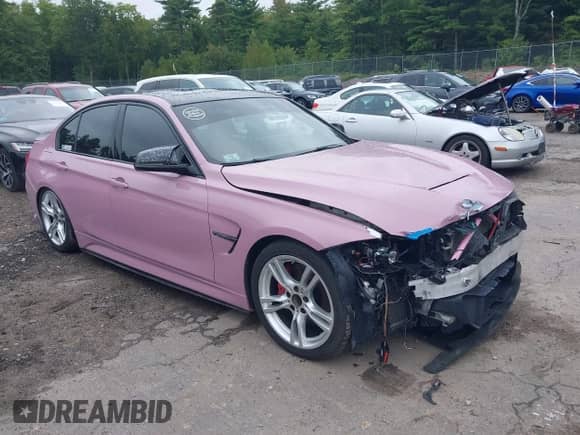 2014 BMW 3 Series 335i xDrive z VIN WBA3B9G54ENR92616, wystawiony jako IAAI lot #43140831 z przebiegiem 108 323 mil mil oraz . Historia ofert i sprzedaży dostępna na DreamBid. Obrazek 1.