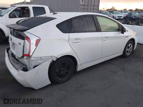 2014 Toyota Prius Three with VIN JTDKN3DU6E0360776, listed as a IAAI auction lot 43362799 with 136,046 mi miles and . Bid and sale history available at DreamBid. Image 4.