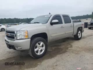 2009 Chevrolet Silverado 1500 LTZ z VIN 3GCEK33M19G139692, wystawiony jako Copart lot #67909095 z przebiegiem 199 242 mil mil oraz Szkoda całkowita • Salvage title. Historia ofert i sprzedaży dostępna na DreamBid. Obrazek 1.