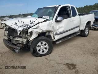 2004 Toyota Tundra SR5 z VIN 5TBRT341X4S454822, wystawiony jako Copart lot #82178705 z przebiegiem 215 491 mil mil oraz Szkoda całkowita • Salvage title. Historia ofert i sprzedaży dostępna na DreamBid. Obrazek 1.