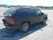 2002 Chevrolet Blazer LS с VIN 1GNCS18W72K226413, выставлен на аукционе IAAI как лот 41982103 с пробегом 133 127 миль миль и . История ставок и продаж доступна на DreamBid. Изображение 4.