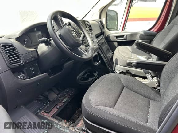 2022 Ram ProMaster Cargo with VIN 3C6MRVJG7NE141802, listed as a IAAI auction lot 43215219 with Not provided miles and . Bid and sale history available at DreamBid. Image 5.