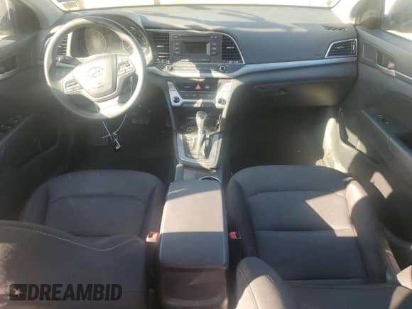 2018 Hyundai Elantra SE z VIN 5NPD74LF8JH266195, wystawiony jako Copart lot #69911415 z przebiegiem Nie podano mil oraz Szkoda całkowita • Salvage title. Historia ofert i sprzedaży dostępna na DreamBid. Obrazek 8.