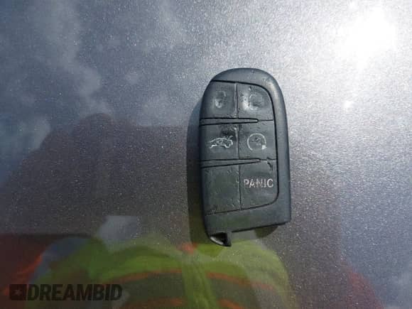 2015 Chrysler 300 S с VIN 2C3CCABGXFH797113, выставлен на аукционе IAAI как лот 42293077 с пробегом 155 491 миль миль и . История ставок и продаж доступна на DreamBid. Изображение 11.