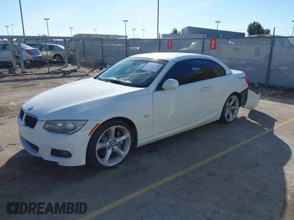 2011 BMW 3 Series 335is с VIN WBADX1C58BE580484, выставлен на аукционе IAAI как лот 43539378 с пробегом 101 244 миль миль и . История ставок и продаж доступна на DreamBid. Изображение 2.