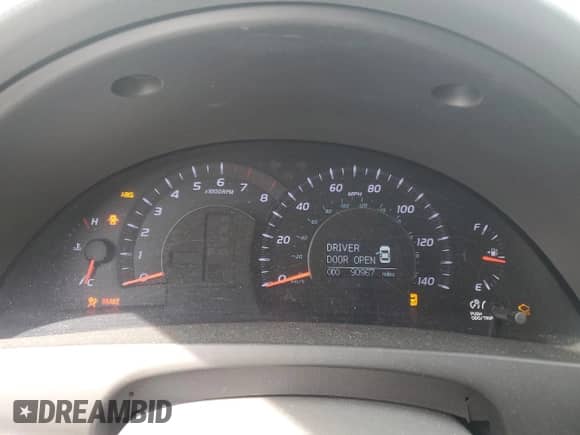 2010 Toyota Camry z VIN 4T4BF3EK7AR030983, wystawiony jako Copart lot #81746105 z przebiegiem 90 967 mil mil oraz Szkoda całkowita • Salvage title. Historia ofert i sprzedaży dostępna na DreamBid. Obrazek 9.