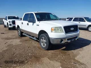 2006 Ford F-150 XLT z VIN 1FTPW14586KB43199, wystawiony jako IAAI lot #40097459 z przebiegiem 229 469 mil mil oraz . Historia ofert i sprzedaży dostępna na DreamBid. Obrazek 1.