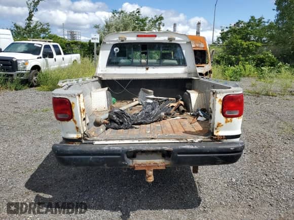 1999 Dodge Cargo with VIN 2B7JB21Y9XK508488, listed as a Copart auction lot 64641814 with Not provided miles and Non repairable. Bid and sale history available at DreamBid. Image 6.